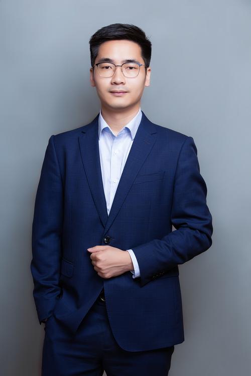赖平 制作统筹负责人